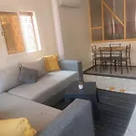 Appartement Chic Et Moderne.